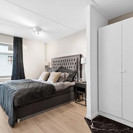Luxurious Modern Room In Central Oslo - Eur 4K Expensive Bed And 82" Cinematic Tv Esterno foto