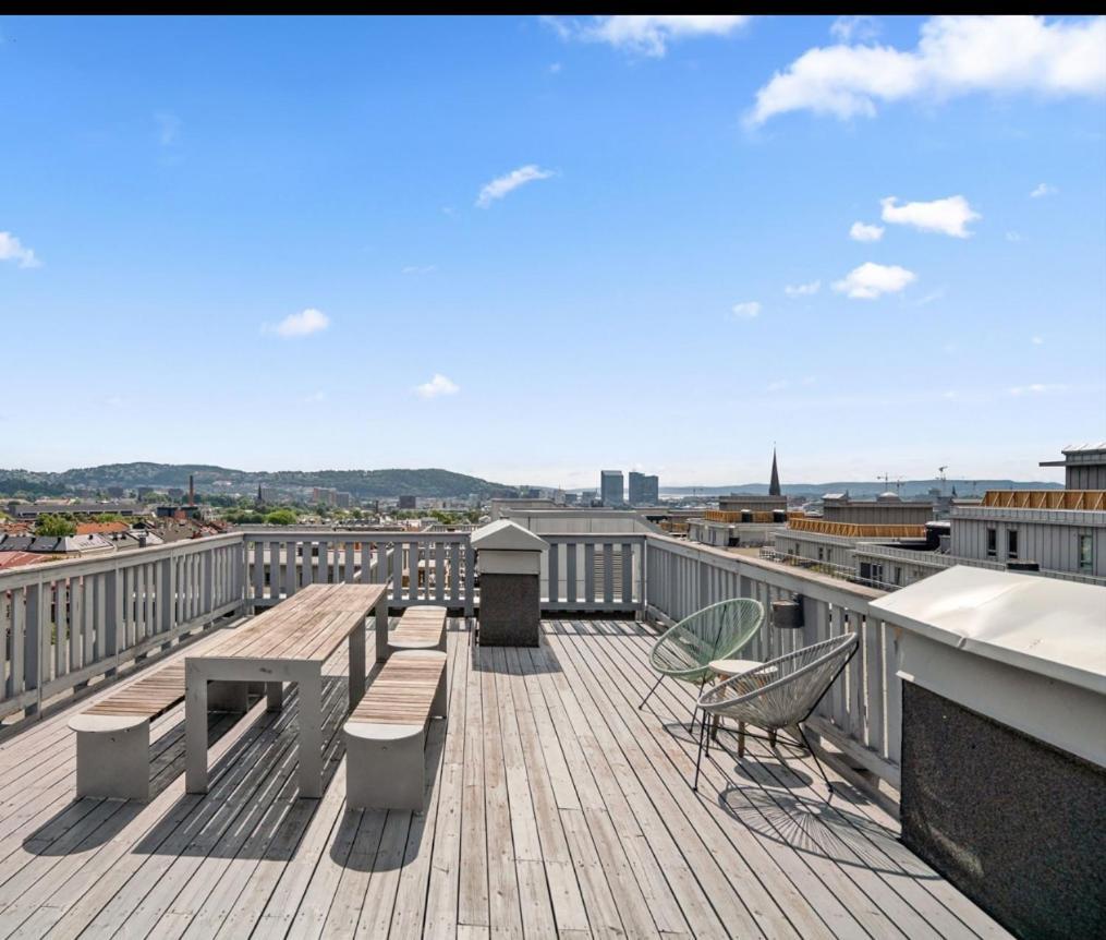 Luxurious Modern Room In Central Oslo - Eur 4K Expensive Bed And 82" Cinematic Tv Esterno foto