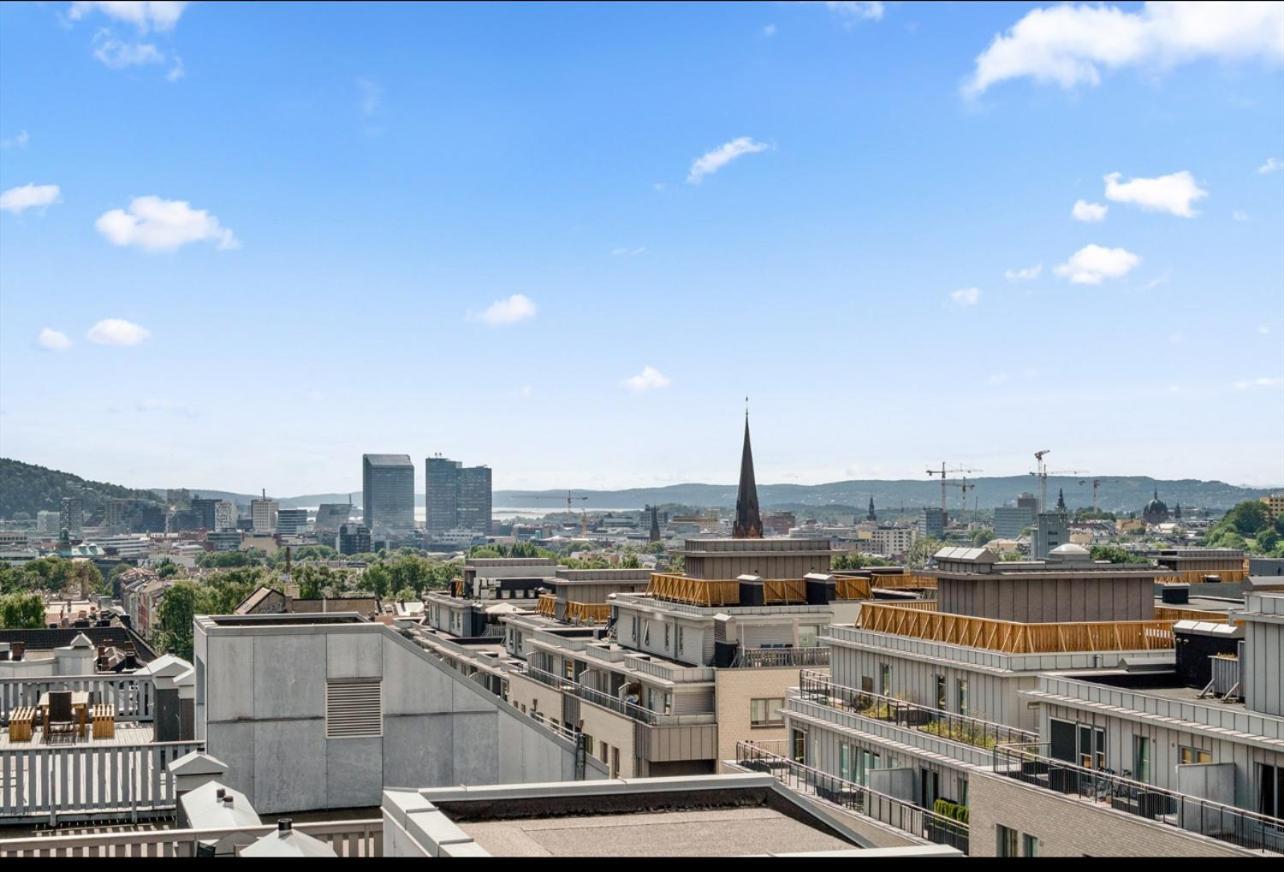 Luxurious Modern Room In Central Oslo - Eur 4K Expensive Bed And 82" Cinematic Tv Esterno foto