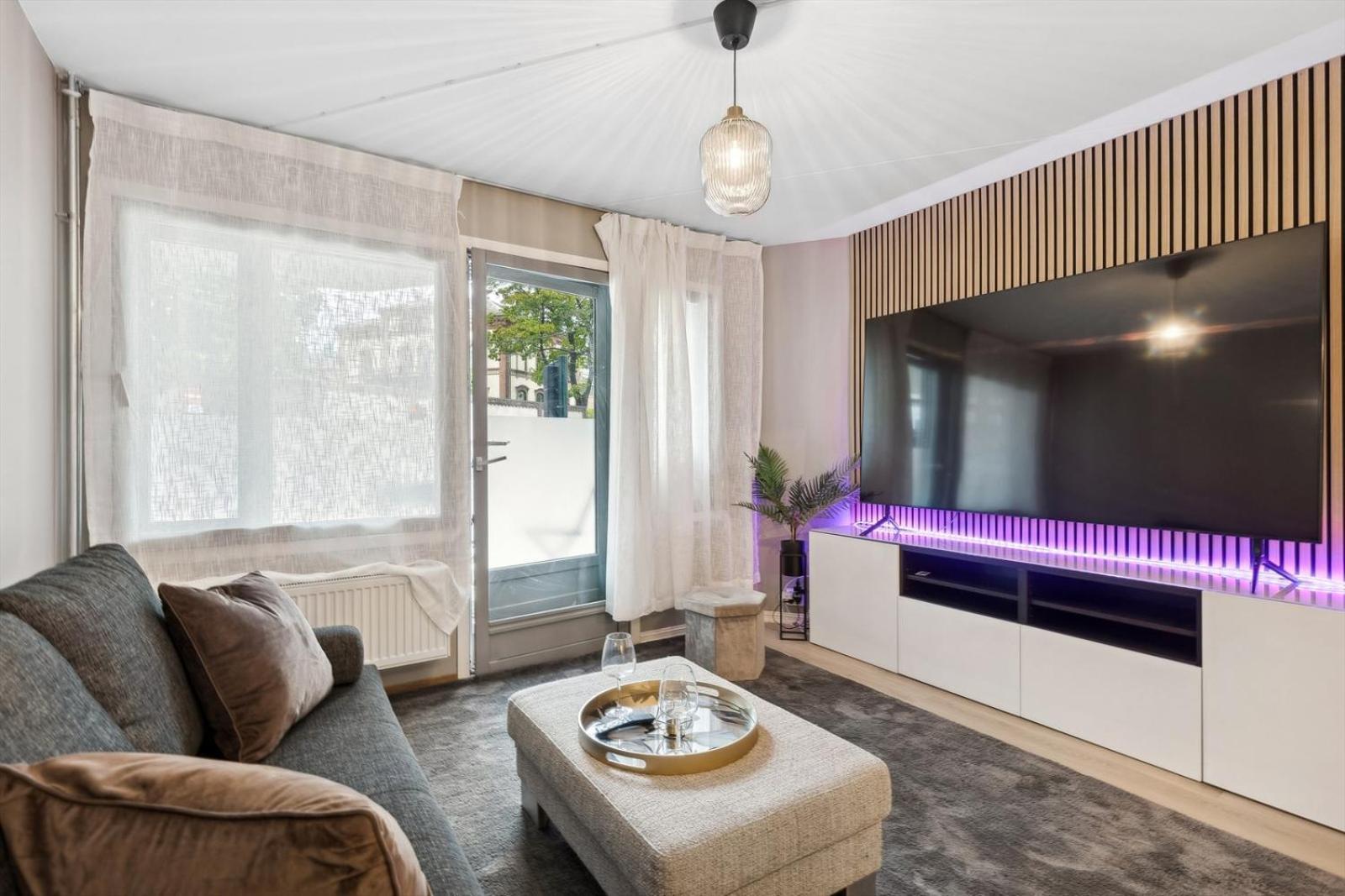 Luxurious Modern Room In Central Oslo - Eur 4K Expensive Bed And 82" Cinematic Tv Esterno foto