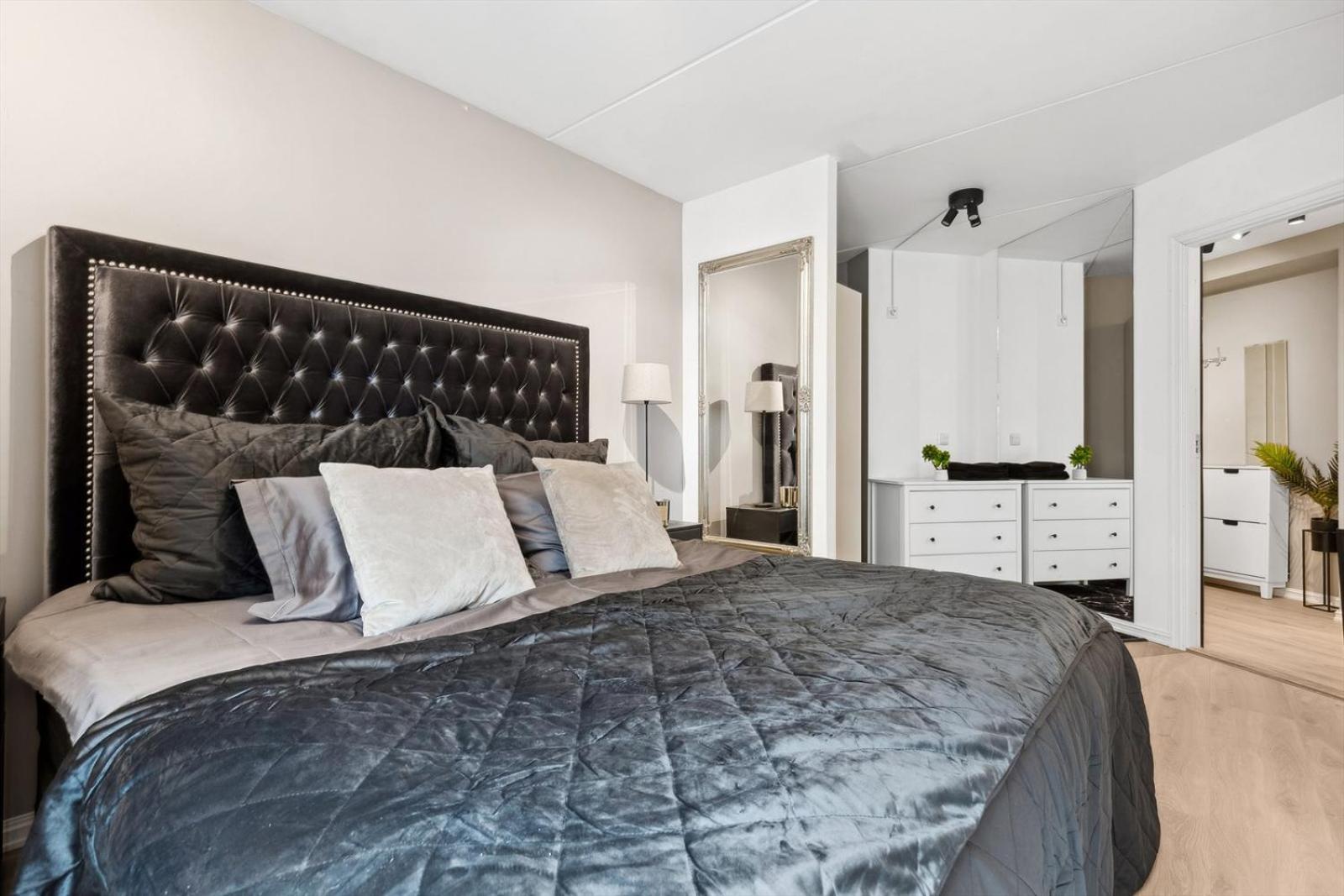 Luxurious Modern Room In Central Oslo - Eur 4K Expensive Bed And 82" Cinematic Tv Esterno foto