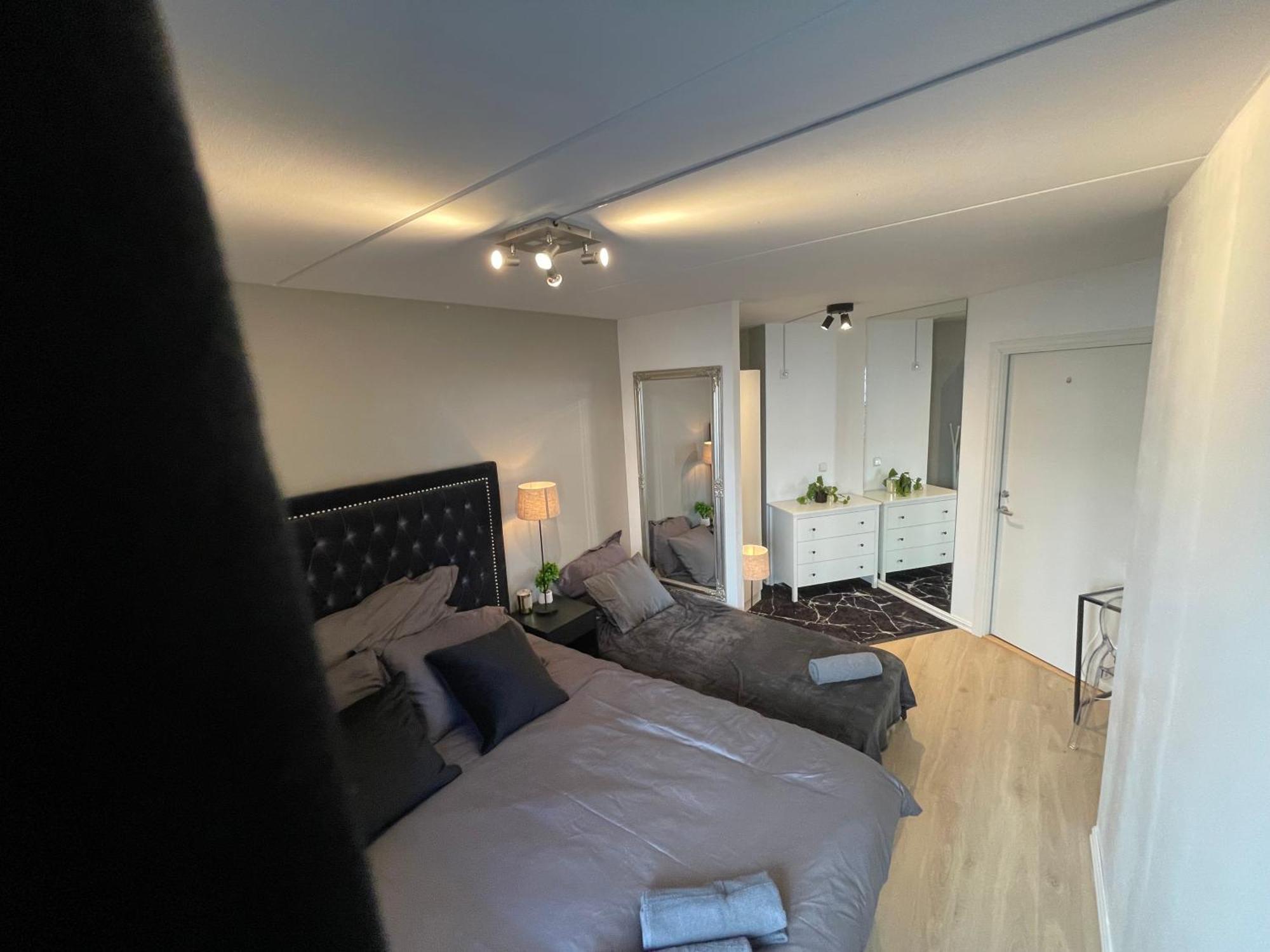 Luxurious Modern Room In Central Oslo - Eur 4K Expensive Bed And 82" Cinematic Tv Esterno foto