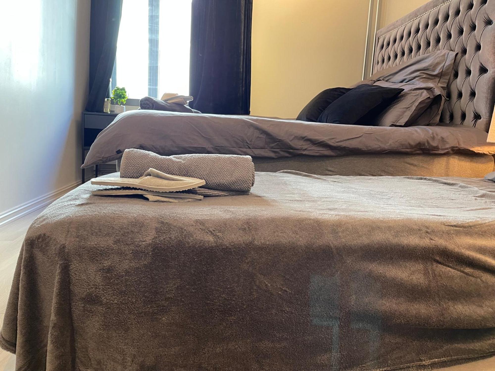 Luxurious Modern Room In Central Oslo - Eur 4K Expensive Bed And 82" Cinematic Tv Esterno foto